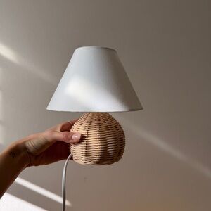 Mini bedside lamp